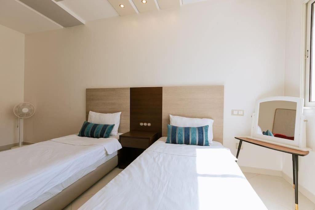 Central 2-Bedrooms Near Beach & Dining طنجة المظهر الخارجي الصورة