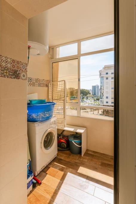 Central 2-Bedrooms Near Beach & Dining طنجة المظهر الخارجي الصورة
