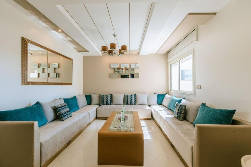 Central 2-Bedrooms Near Beach & Dining طنجة المظهر الخارجي الصورة