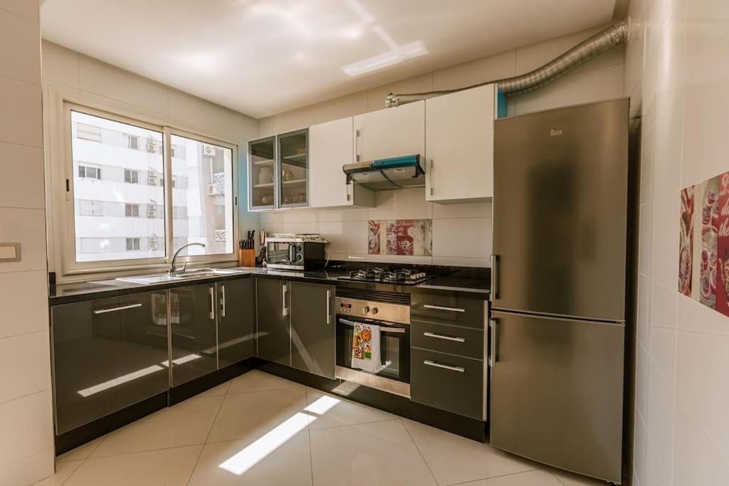 Central 2-Bedrooms Near Beach & Dining طنجة المظهر الخارجي الصورة