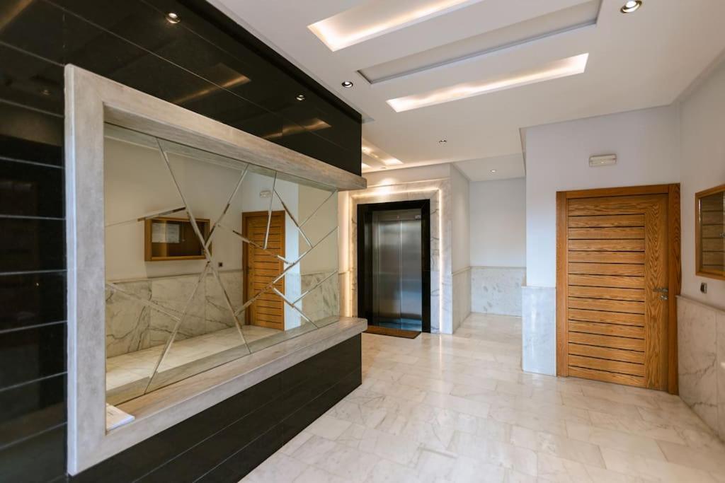 Central 2-Bedrooms Near Beach & Dining طنجة المظهر الخارجي الصورة