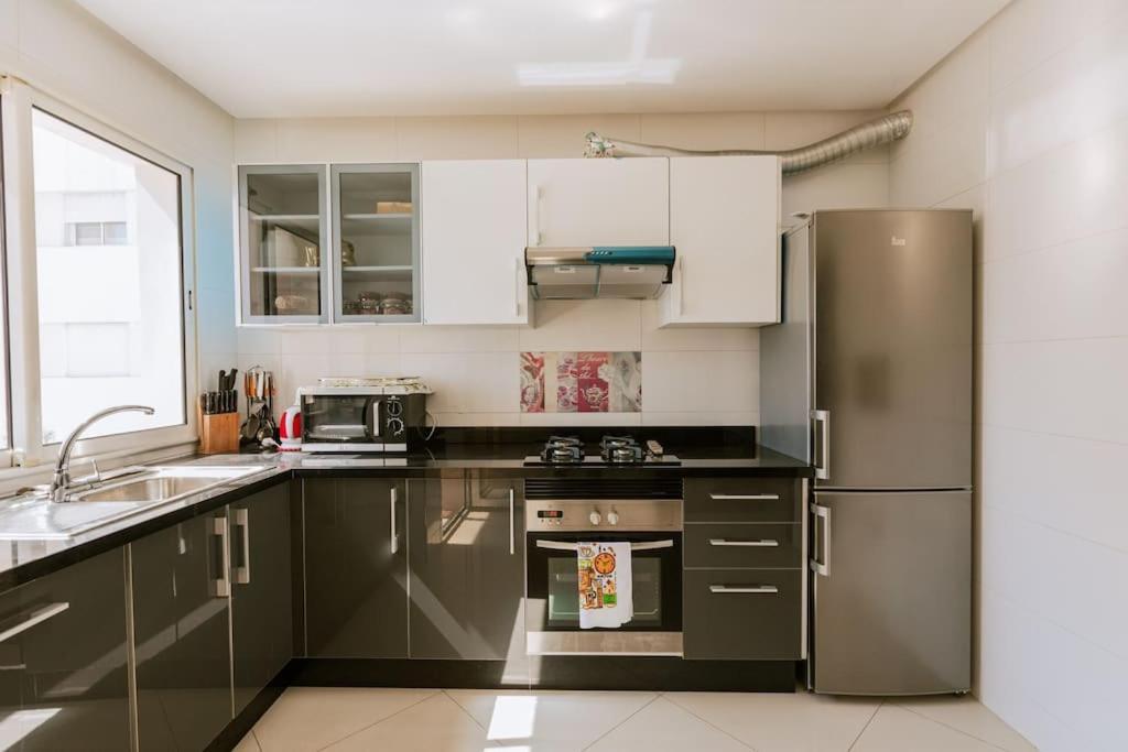 Central 2-Bedrooms Near Beach & Dining طنجة المظهر الخارجي الصورة