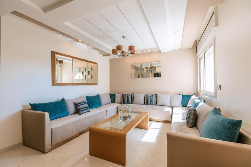 Central 2-Bedrooms Near Beach & Dining طنجة المظهر الخارجي الصورة